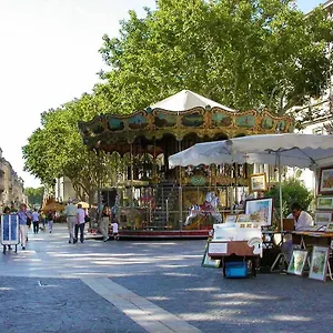 Avec Beaucoup De Charme Avignon